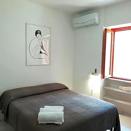 לינה וארוחת בוקר L'altare Bianco 3*
